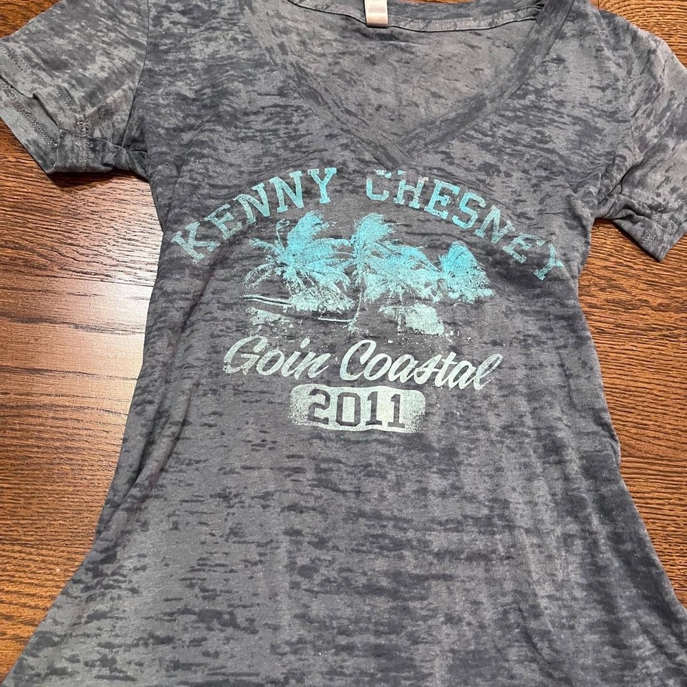 ⭐y2k gray v neck beachy palm tree graphic top small - Picture 2 of 7